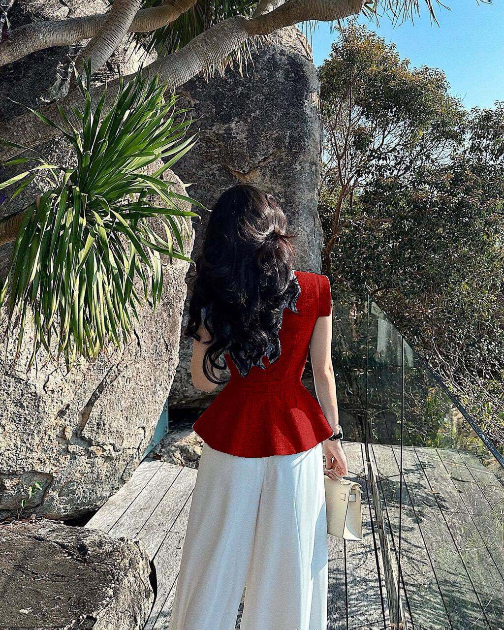 SÉT ÁO PEPLUM ĐỎ KÈM QUẦN SUÔNG TRẮNG