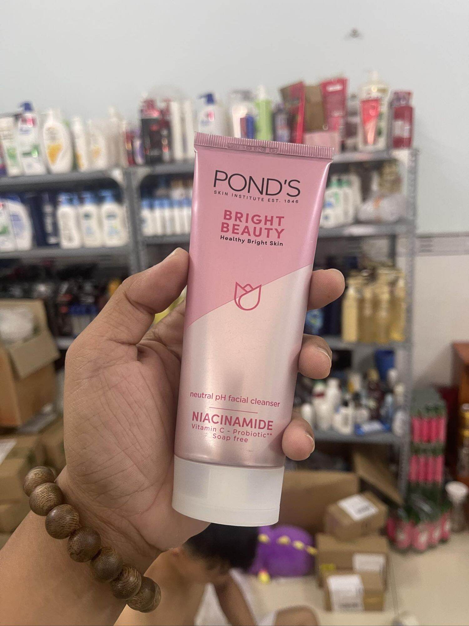 sữa rửa mặt pond's sáng mịn 100g