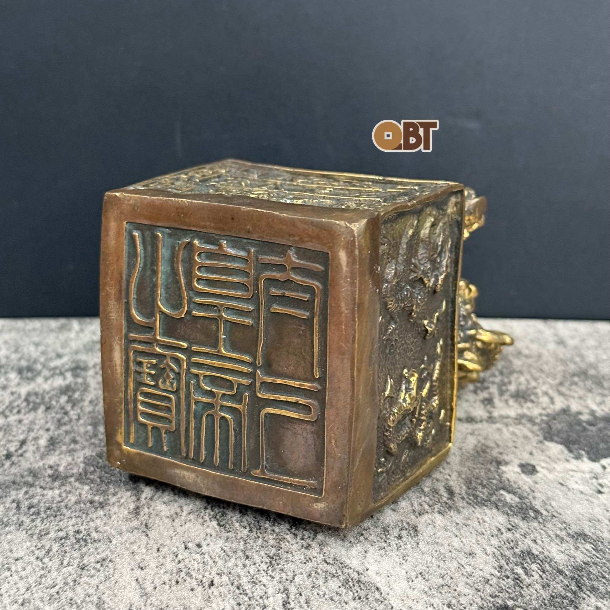 Cửu long kim ấn trung bằng đồng
