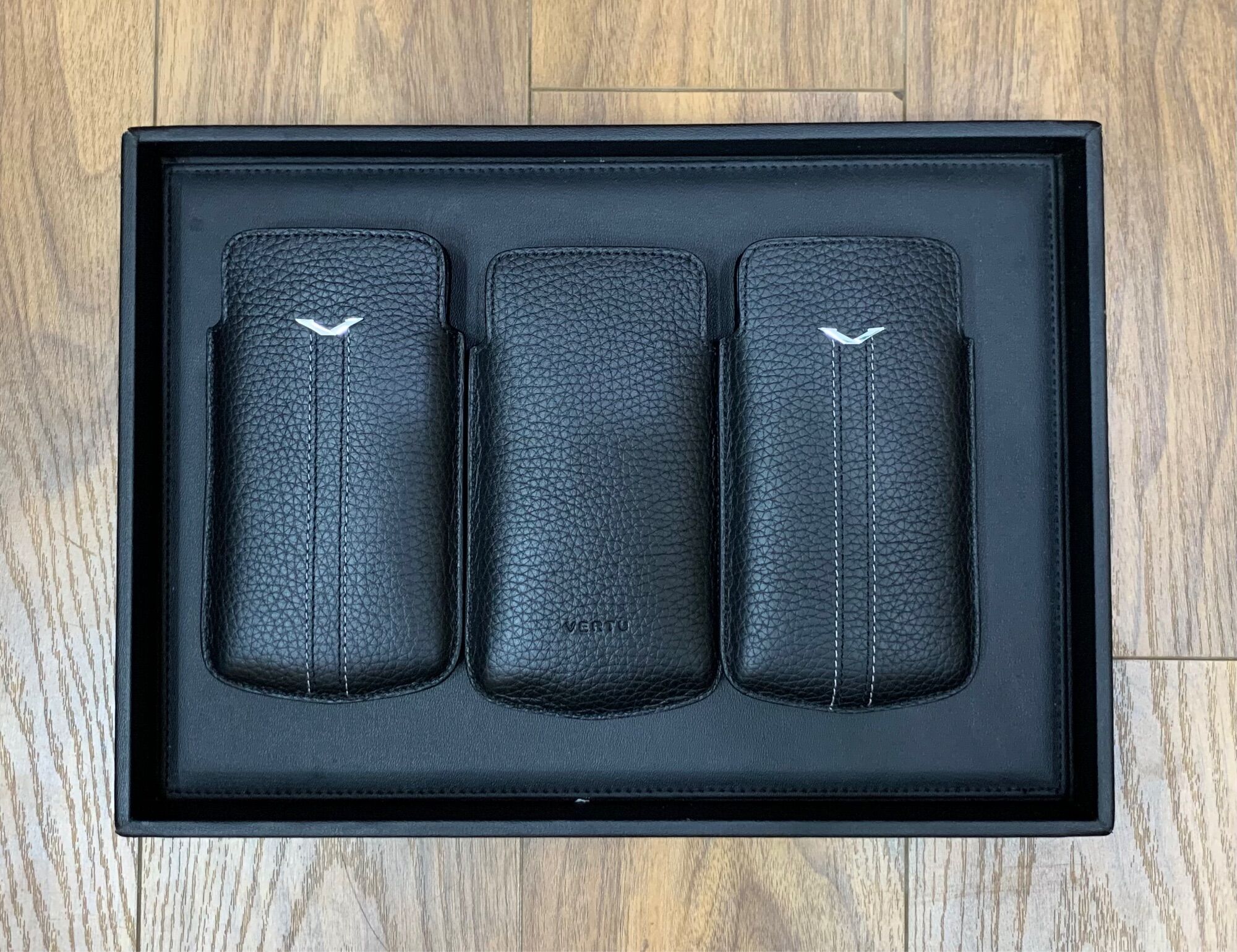 Bao da điện thoại vertu Aster P