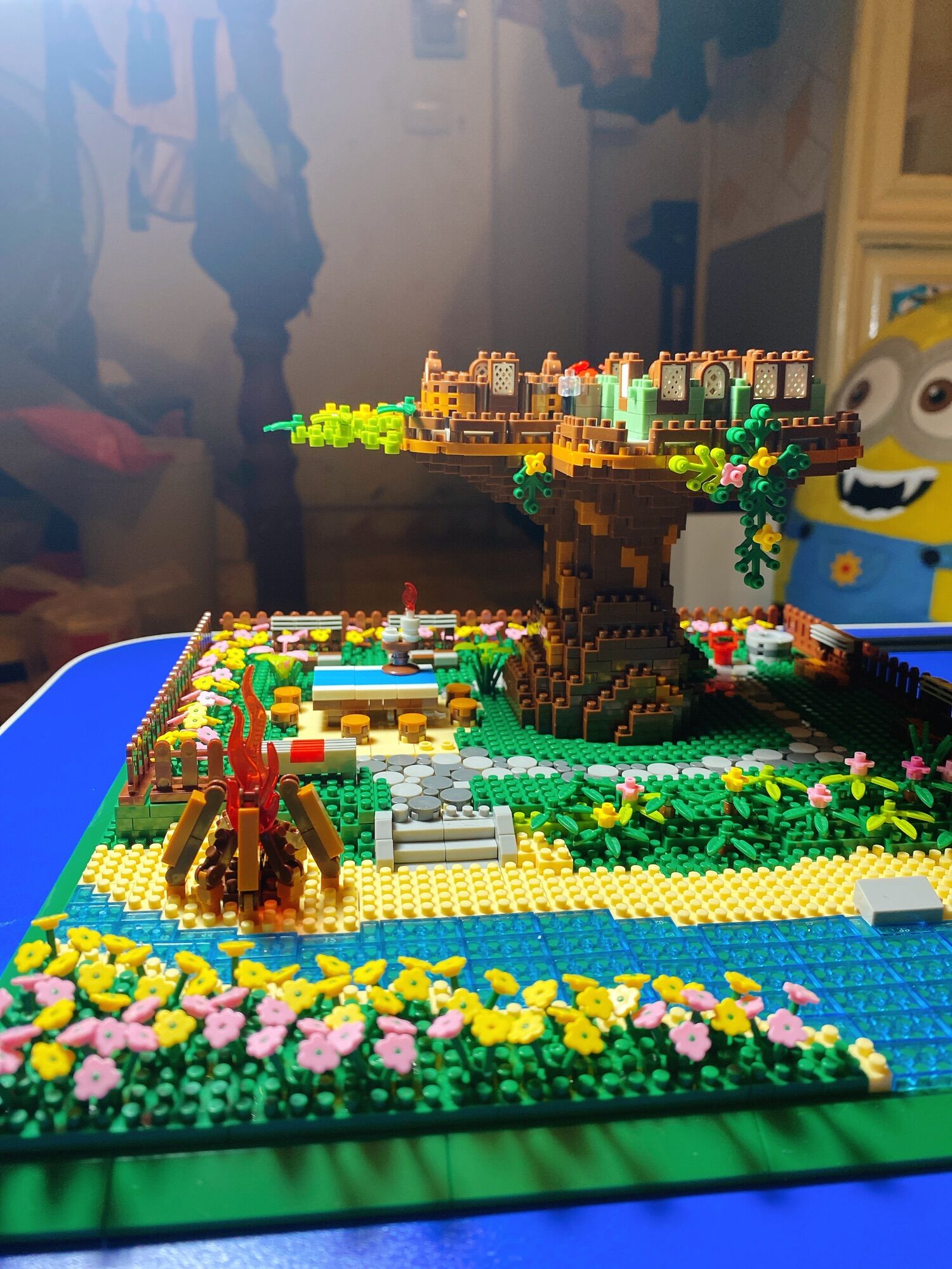 Mô hình Lego Nhà Cây 7 màu