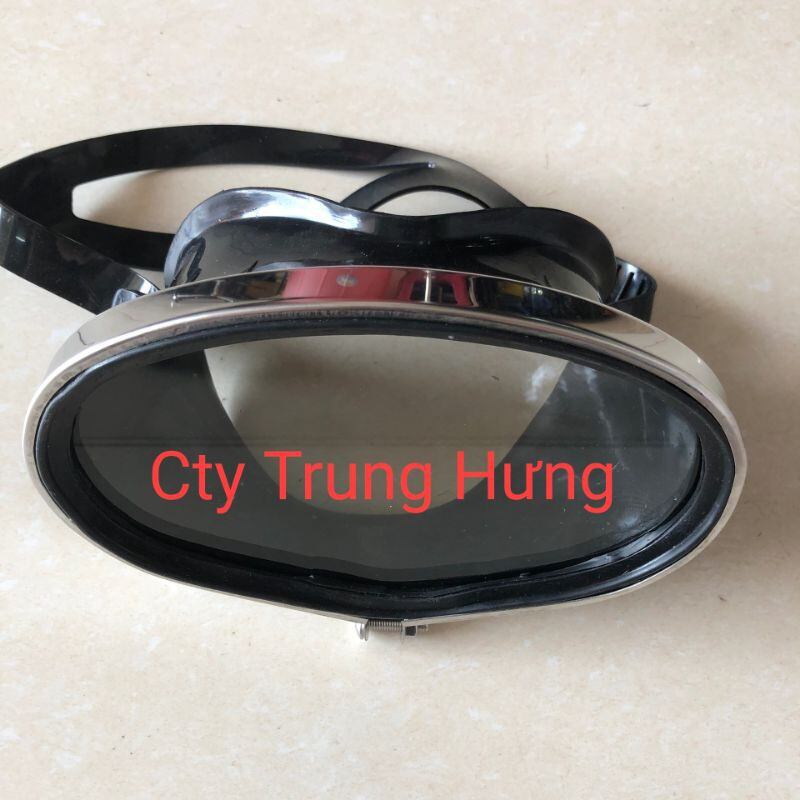 Kính lặn cao cấp chuyên dụng