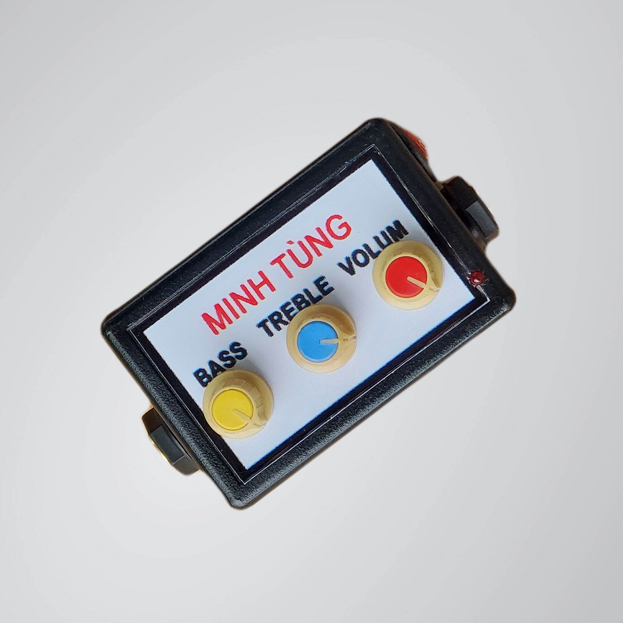 Tăng âm chuyên dùng để tăng ân thanh và tăng bass treble cho đàn guita điện và hạ uy Di ,cò thể dùng tăng âm các loại đàn khác( như đàn sến, kìm, cò,