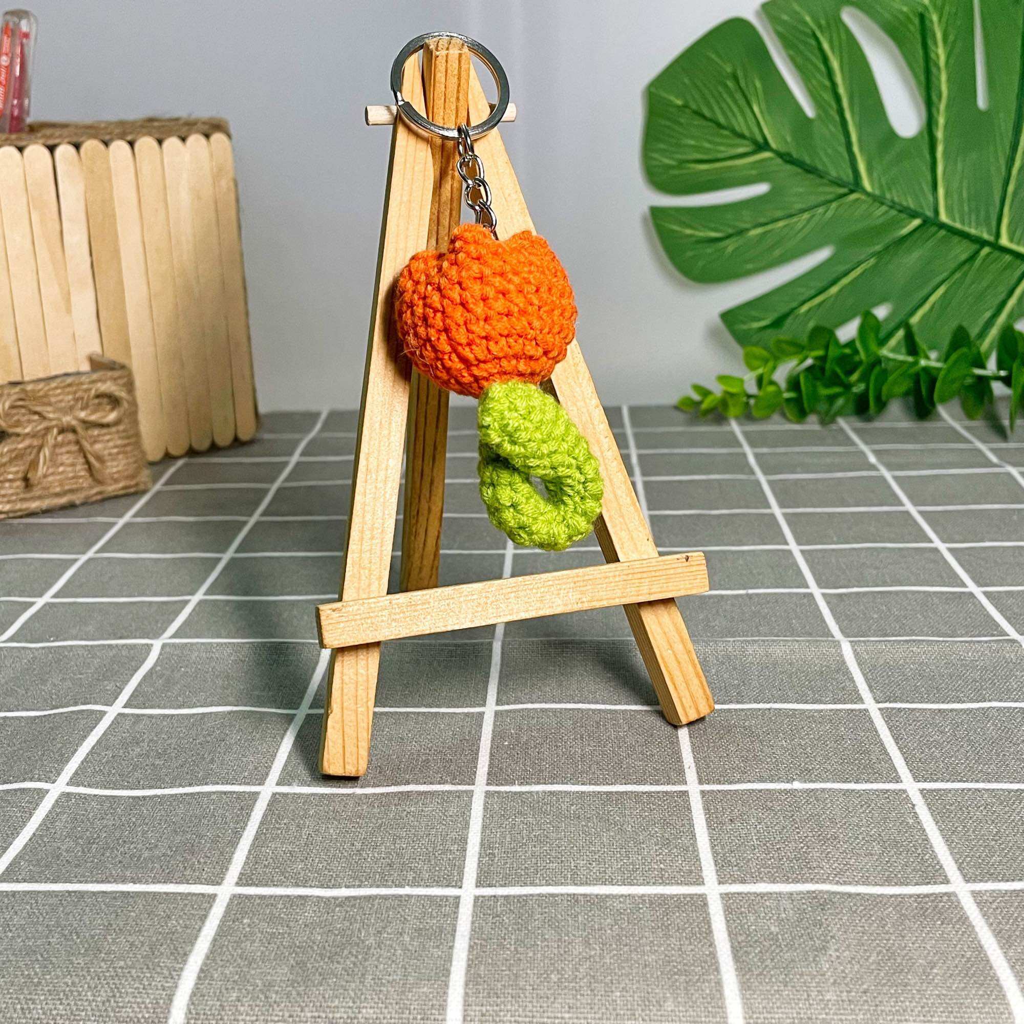 Móc khoá hoa tulip mini handmade bằng len