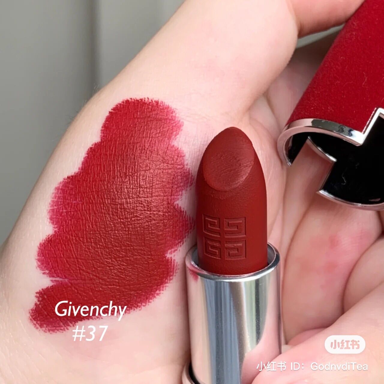 Son Givenchy 37 Rogue Graine limited vỏ nhung đỏ