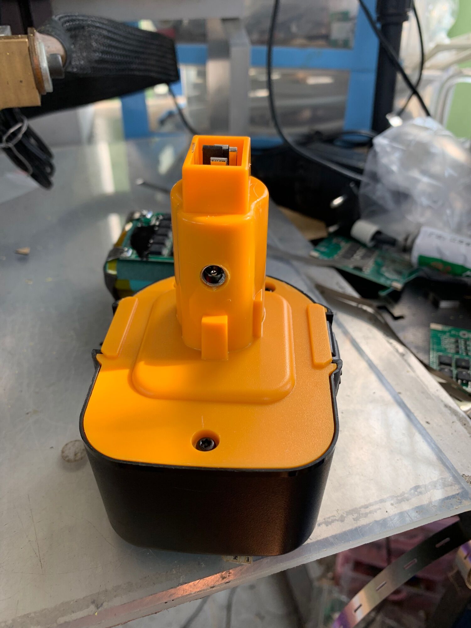(BH) Pin Đóng Black decker và dewalt 12v 4ah