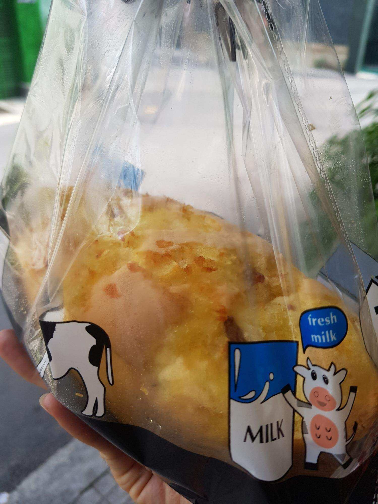 Bánh bông lan nho dừa