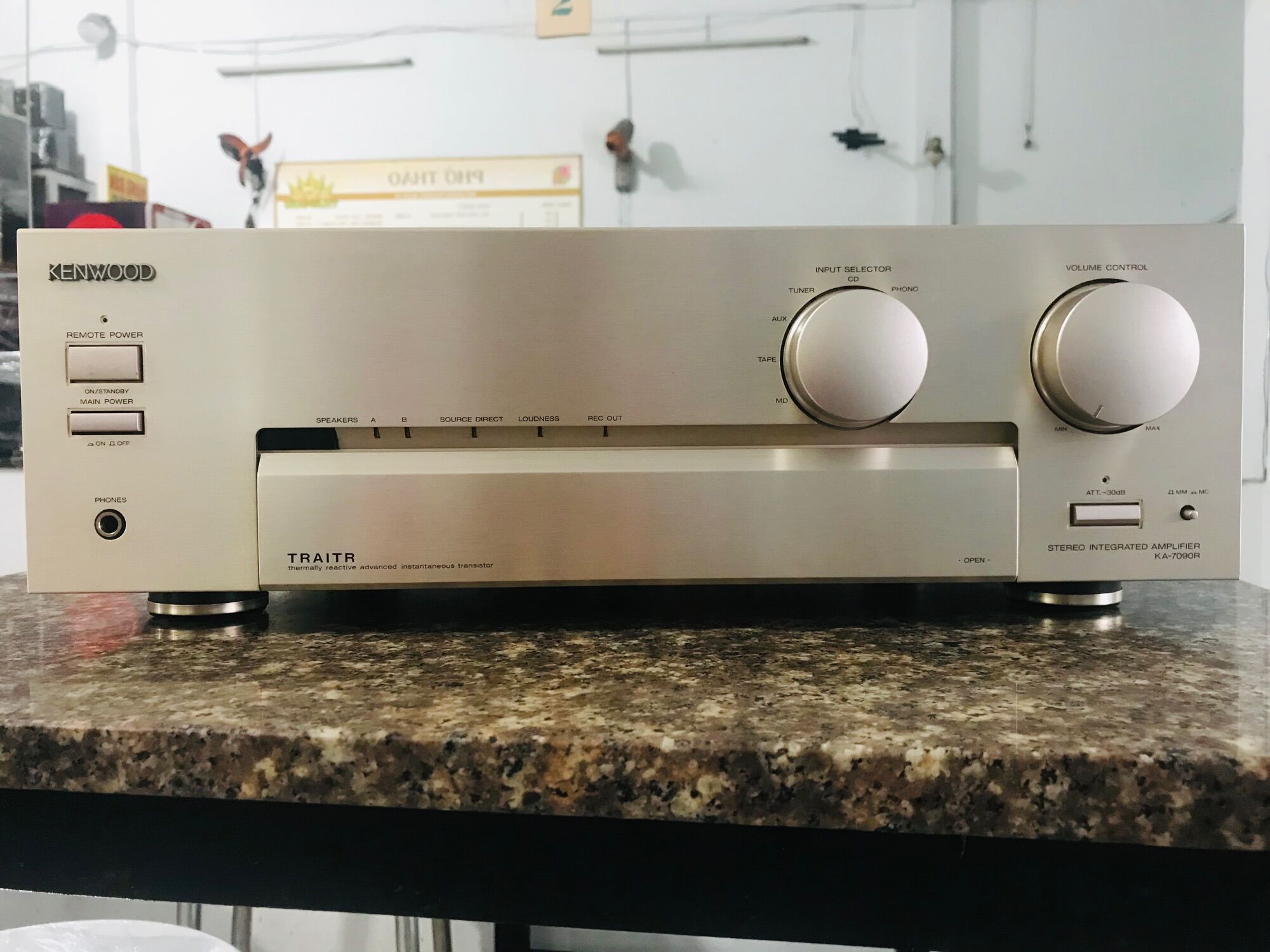 Freeship ampli kenwood ka-7090r cs-230w máy chạy 8 sò than đại của hãng kenwood.