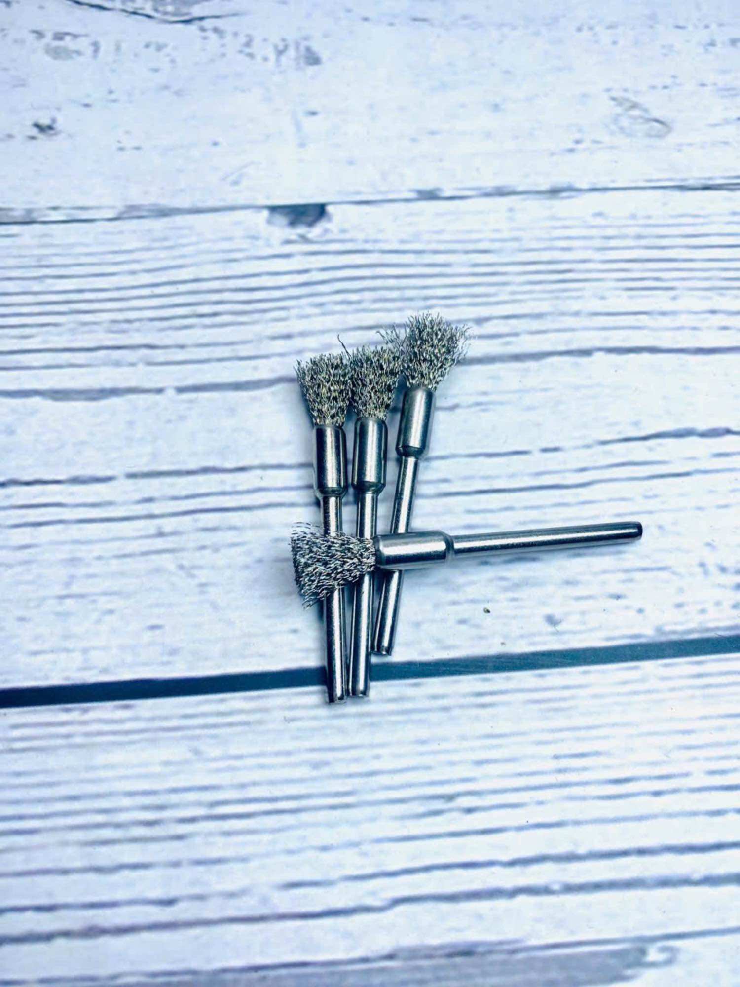 Chổi vệ sinh buồng đốt Zippo chất liệu sắt và đồng