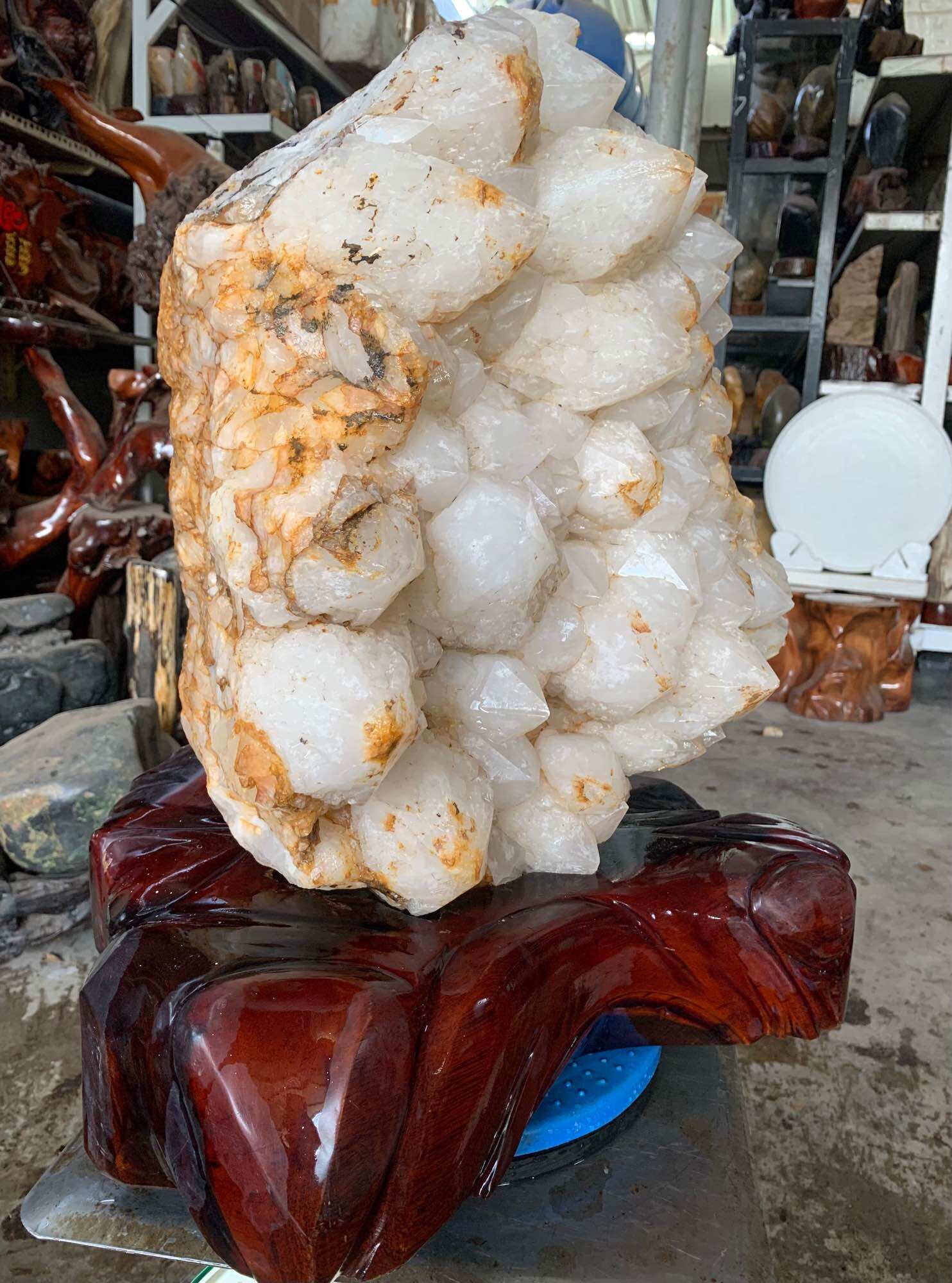 Đá thạch anh búp tự nhiên,(TA4 ,KL: 57kg,C: 53cm, R: 34cm) ...(DTA07)