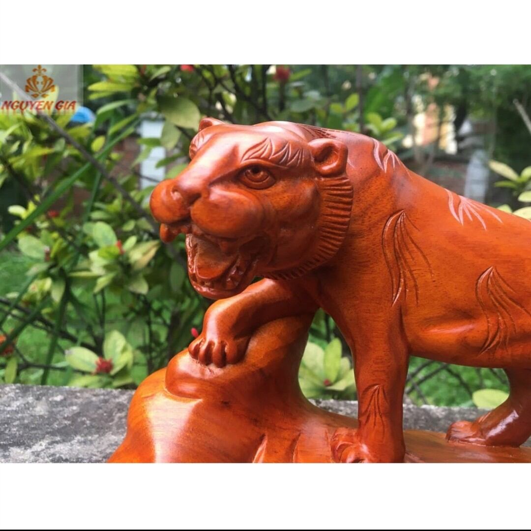 Tượng con hổ gỗ hương ngang 20cm