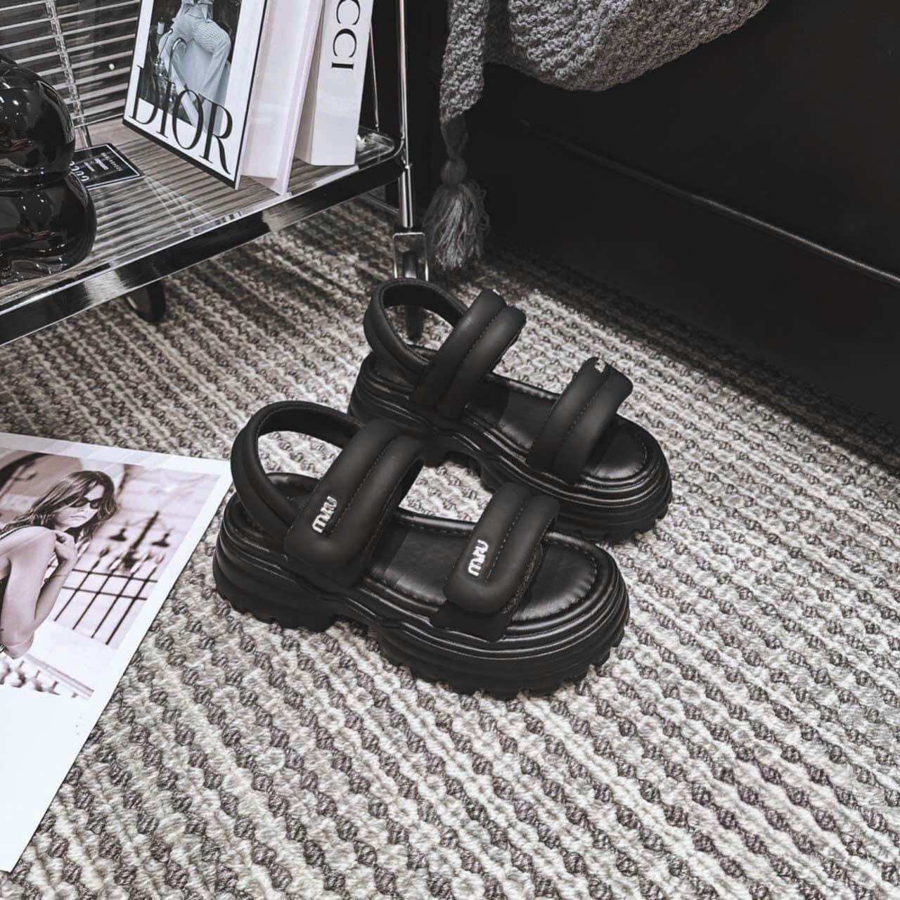 Giày sandal miu quai phồng