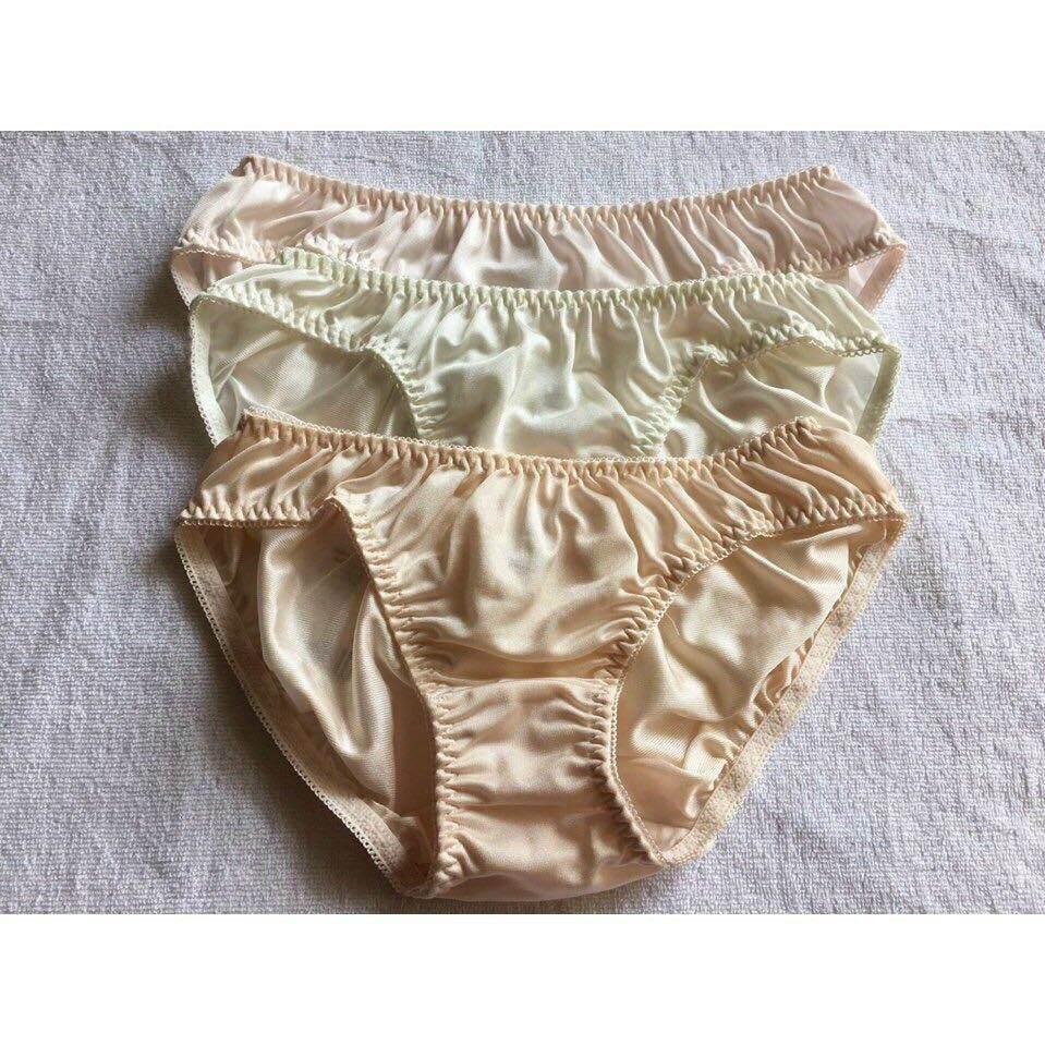 Quần lót Triumph Mini 09 là sản phẩm được may một cách tỉ mỉ, sắc sảo và chắc chắn. Được may từ chất liệu cao cấp (100%polymide) mềm mại, thoáng mát, chống co rút mạng lại cảm giác nhẹ nhàng thoải mái cho người mặc . BDH