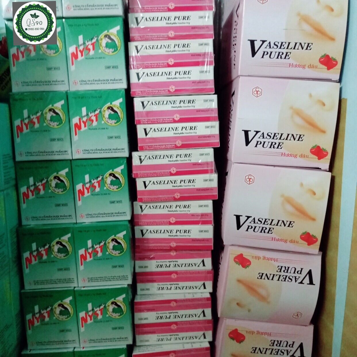 Vaseline pure hương dâu 1 tuýp 10g