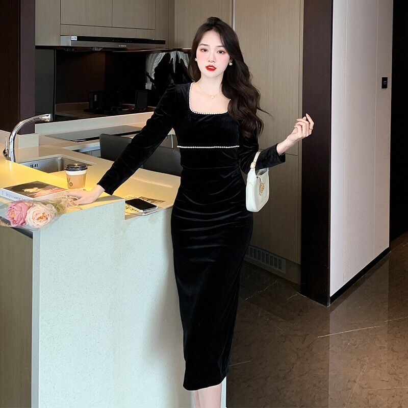 Váy nhung dáng dài cổ vuông đính hạt