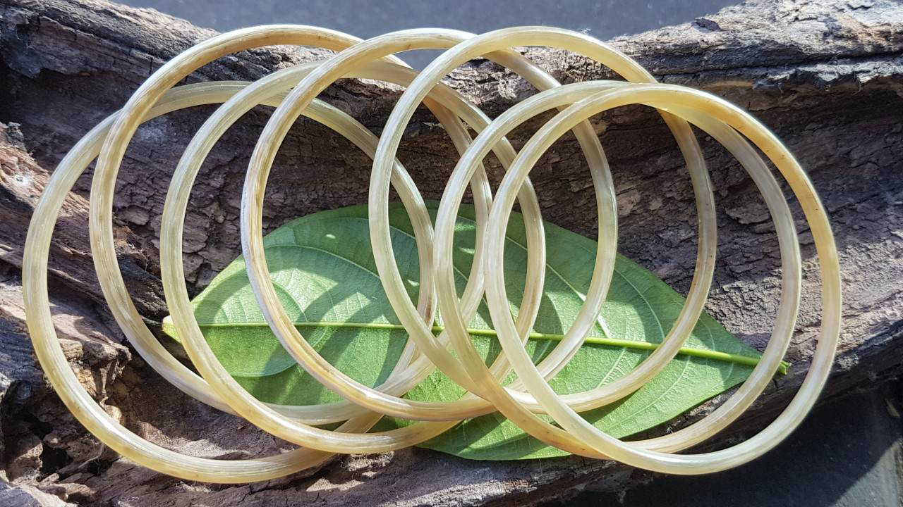 Bộ vòng tuần 7 chiếc bằng sừng trâu tự nhiên nguyên khối mang lại may mắn cả tuần cho cô nàng cá tính đường kính 5-7cm