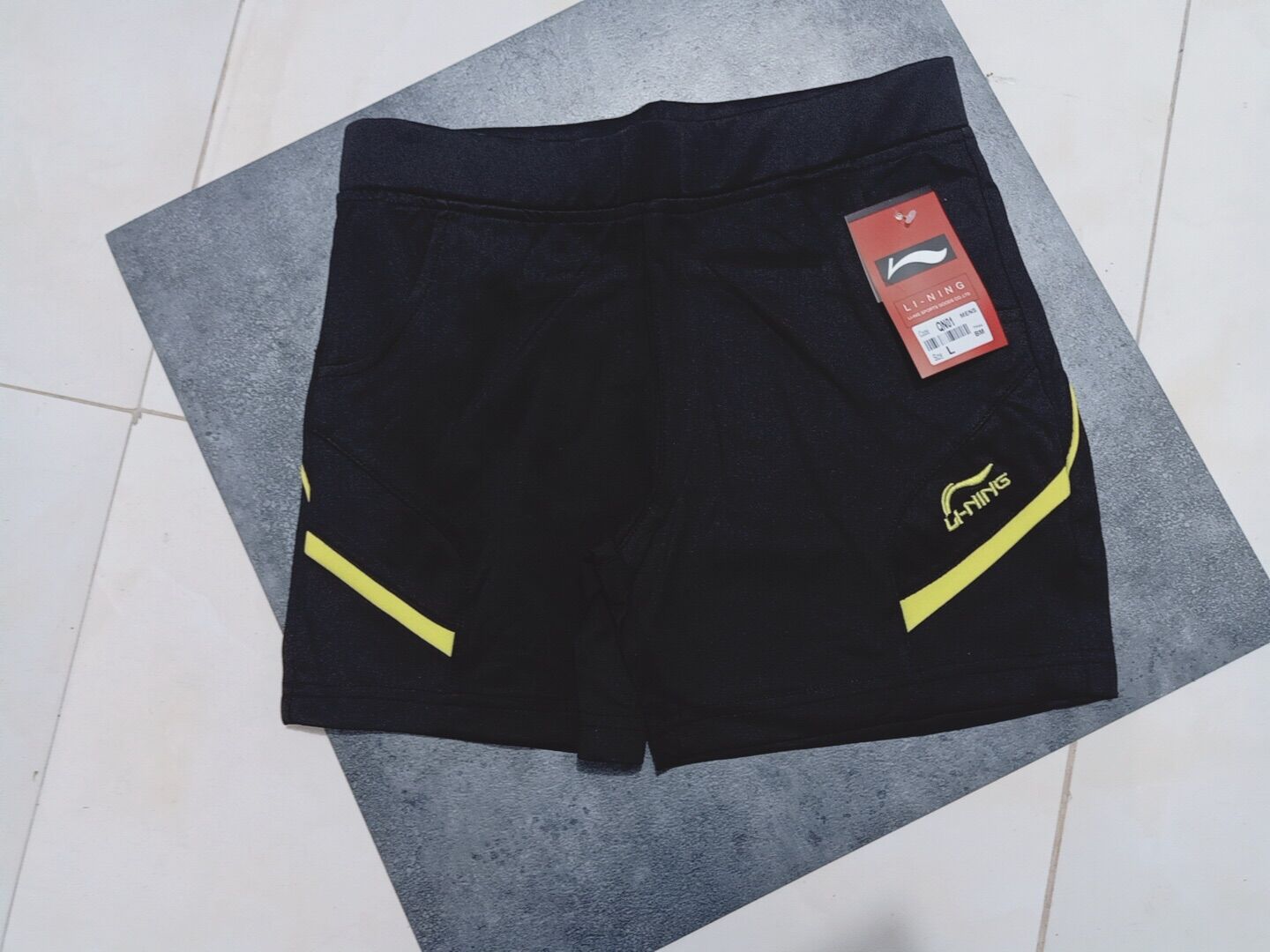 Quần cầu lông Lining nữ 100% chất thun poly.