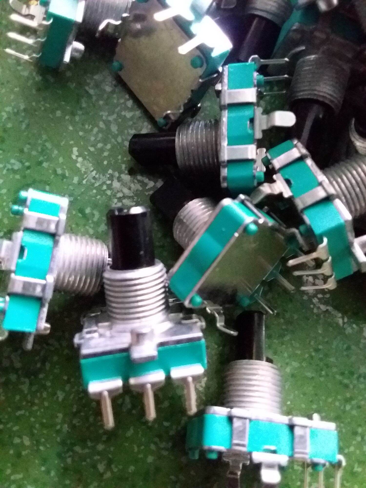 1 CHIẾC VOLUME VÔ CỰC EC16(Không lưu )