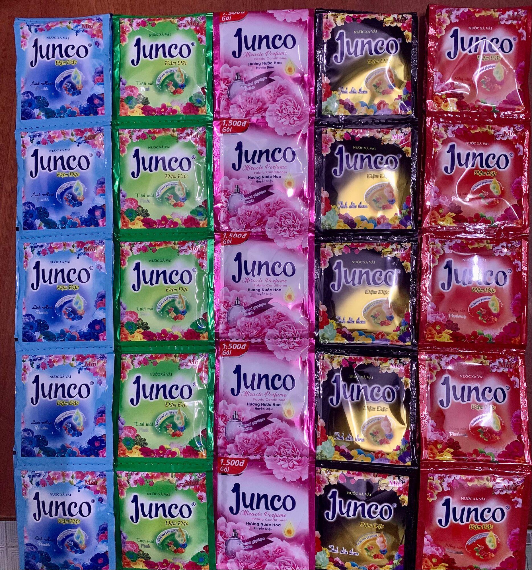 Nước xả vải Junco Flexible đậm đặc combo 30 gói
