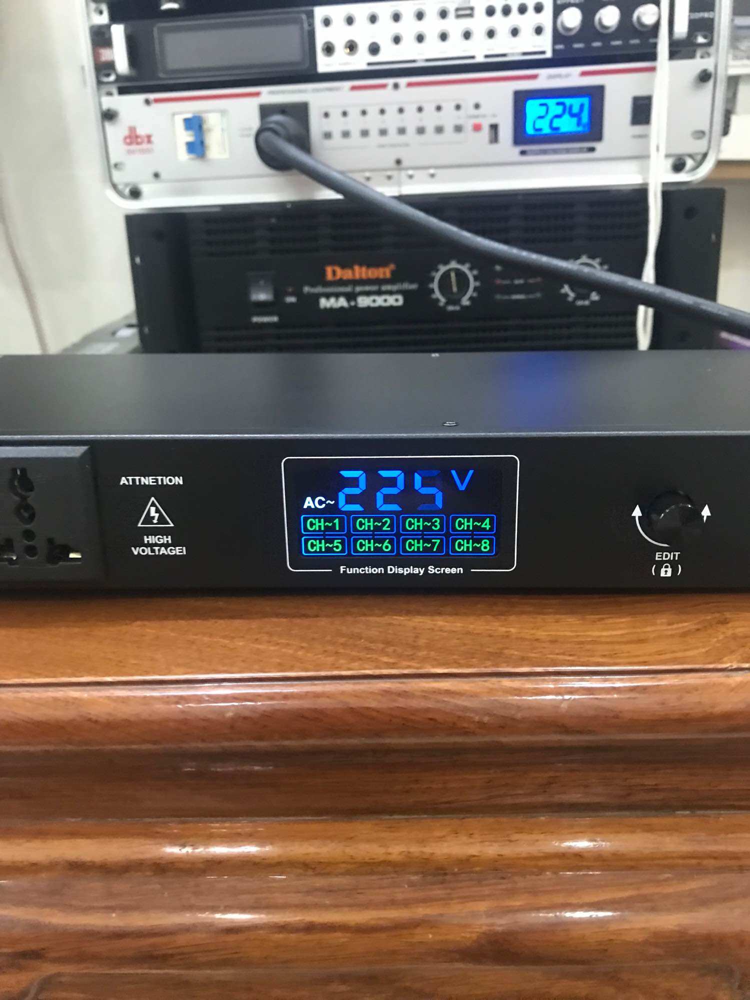 Quản lý nguồn dbx sv1039 plus - hàng nhập khẩu loại 1 - gia khang shop