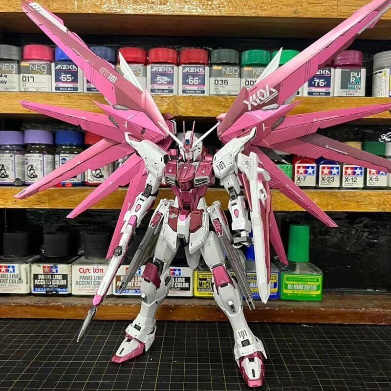 Model Gundam Freedom Assembly MG Unicorn Sakura Assault Red Heretic Mecha Toy for Boys And Bé Gáis over 12 Years Old