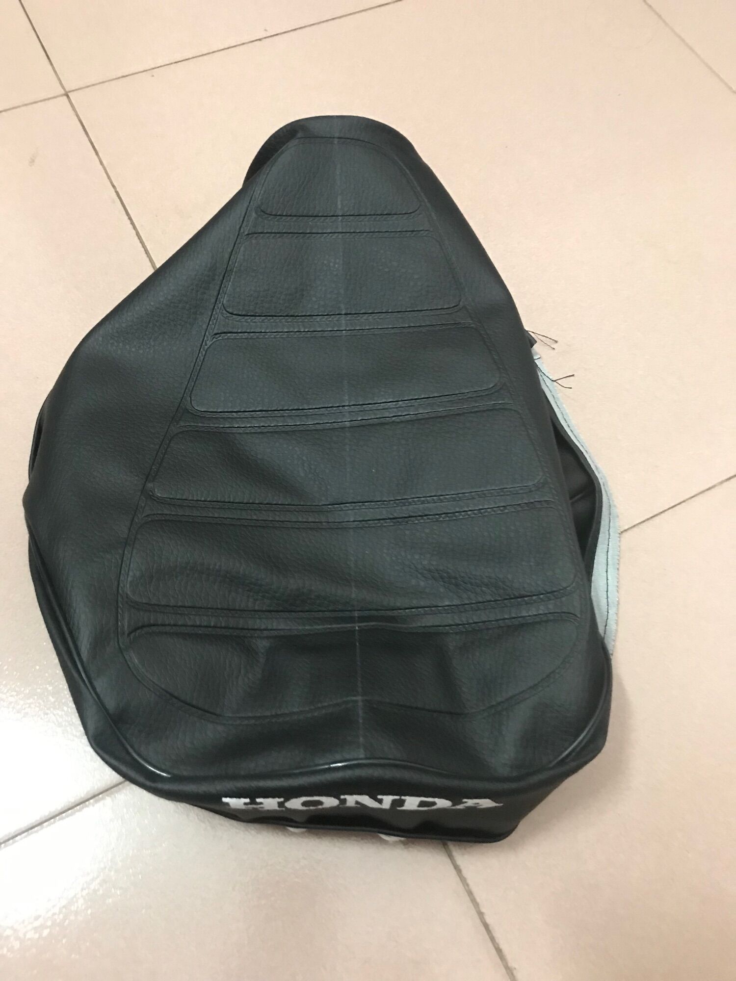 Vỏ yên xe máy chaly 80