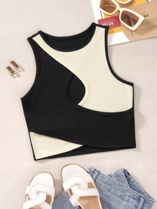 Áo croptop phối hai màu đan chéo