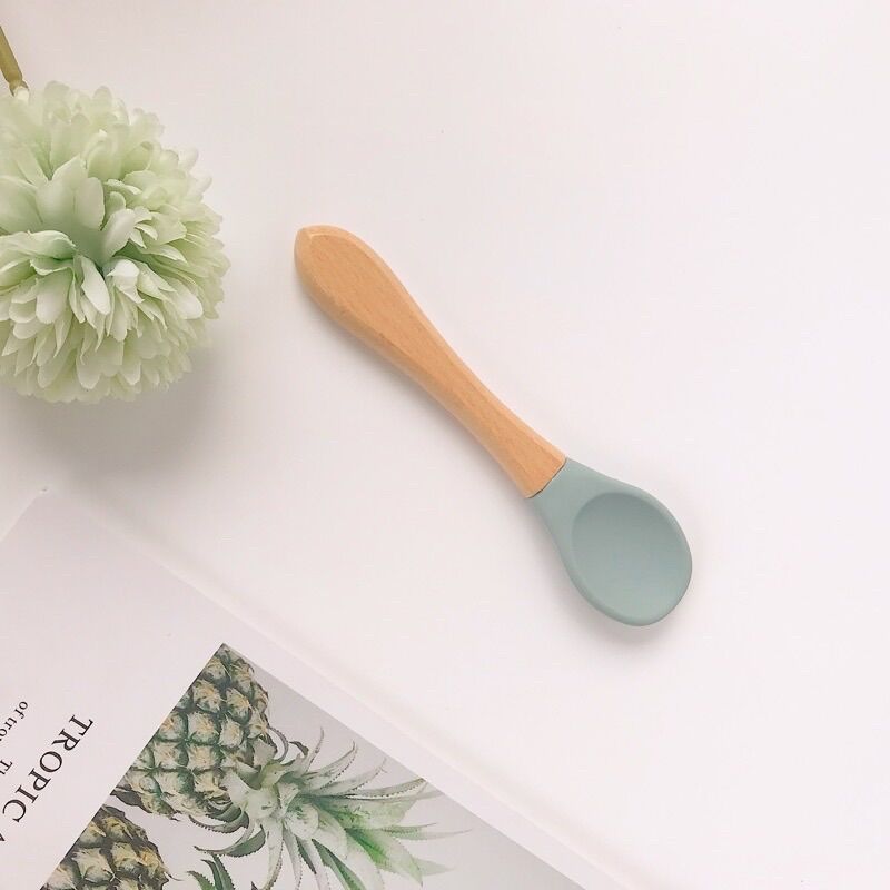 Thìa silicon cán gỗ cho bé ăn dặm