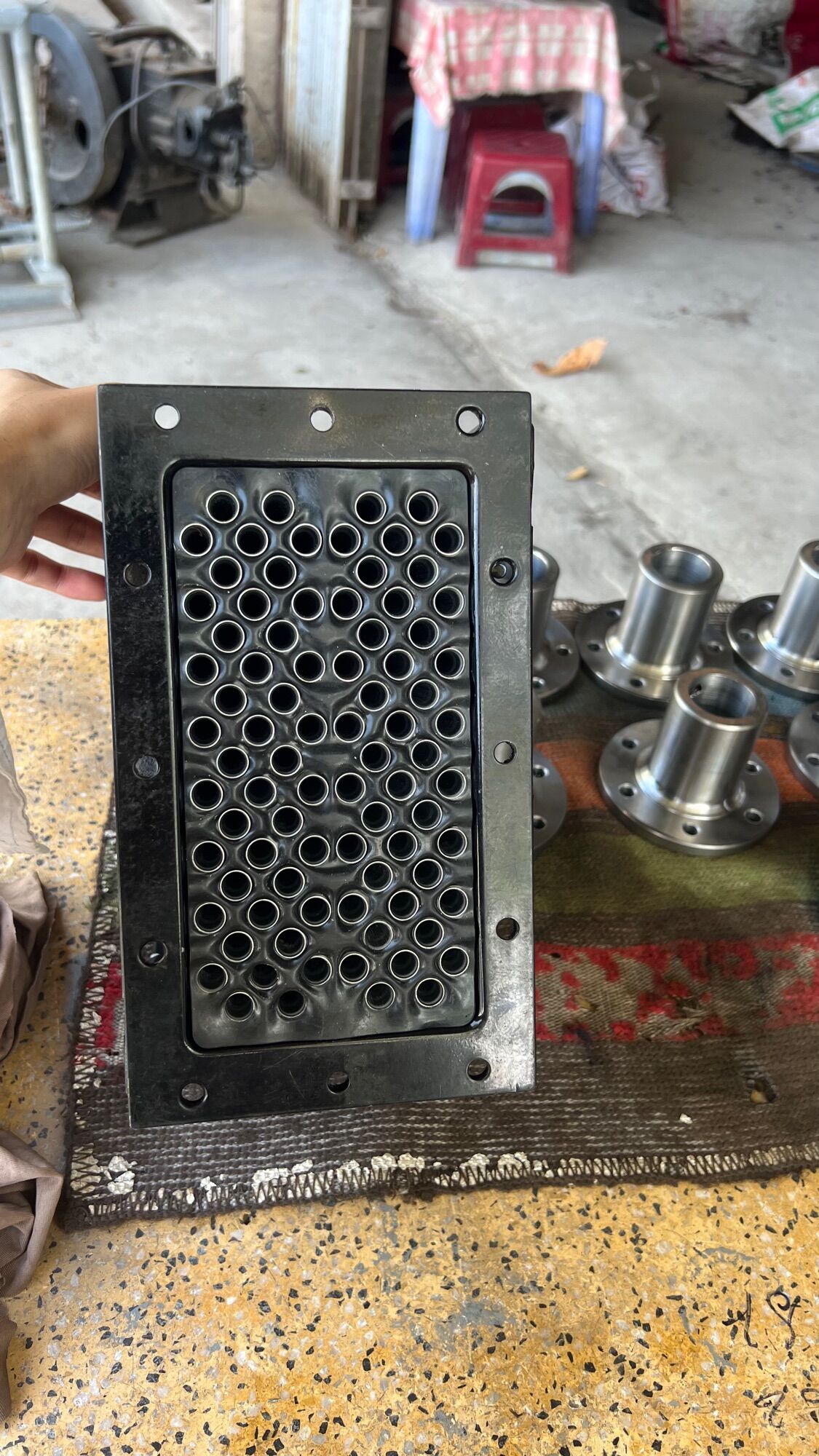 Két nước D8 nhôm