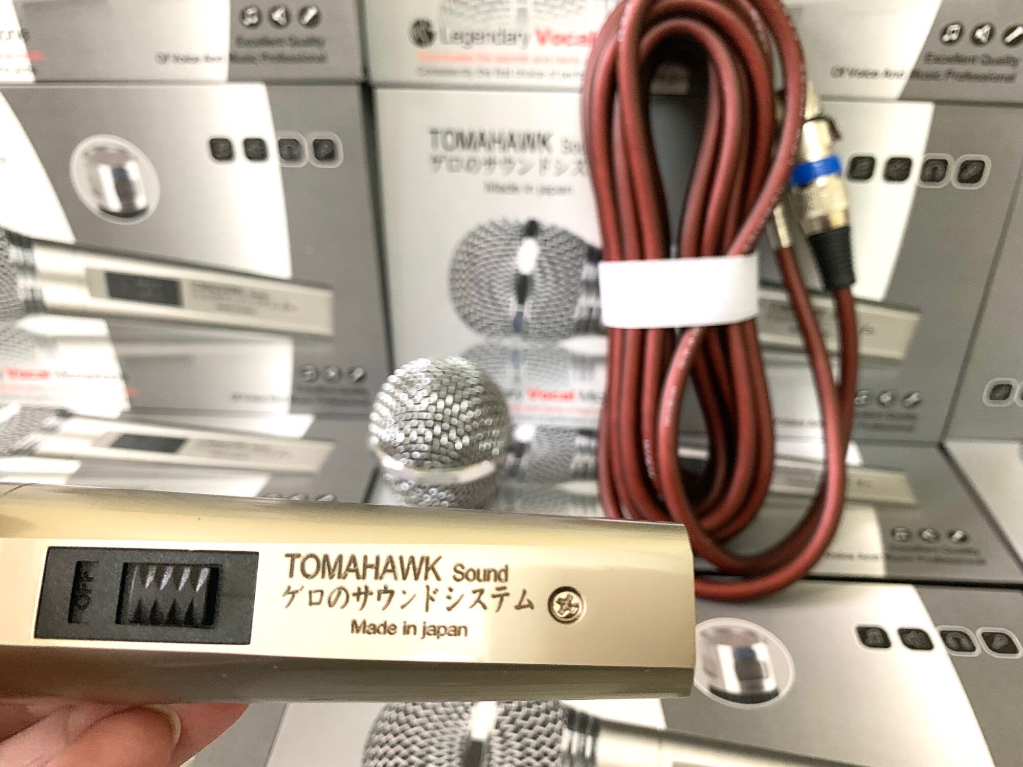 Made in Japan Micro hát karaoke Nhật Tomahawk chất âm tuyệt đỉnh
