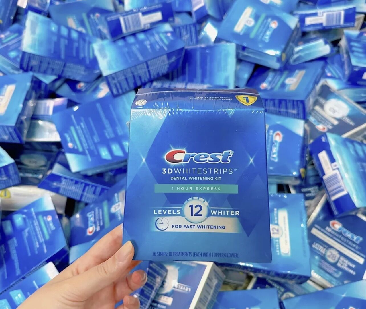Miếng dán trắng răng Crest 3D White Whitestrips 1 Hour Express