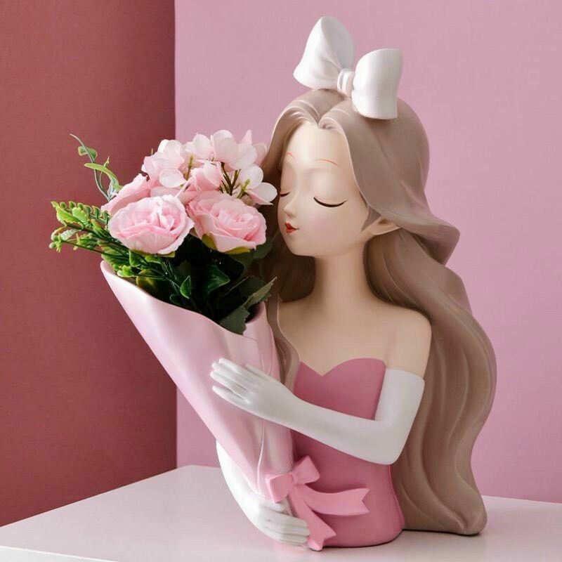 Tượng cô gái ôm bình hoa trang trí