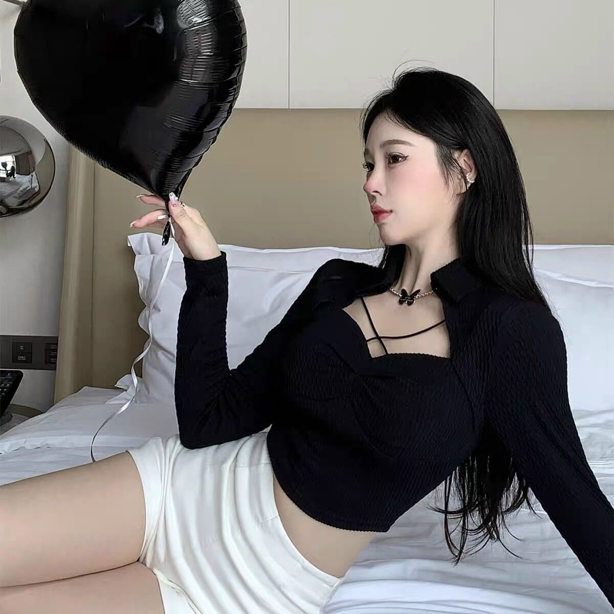 Áo tay dài cổ bẻ kiểu yếm mới BG