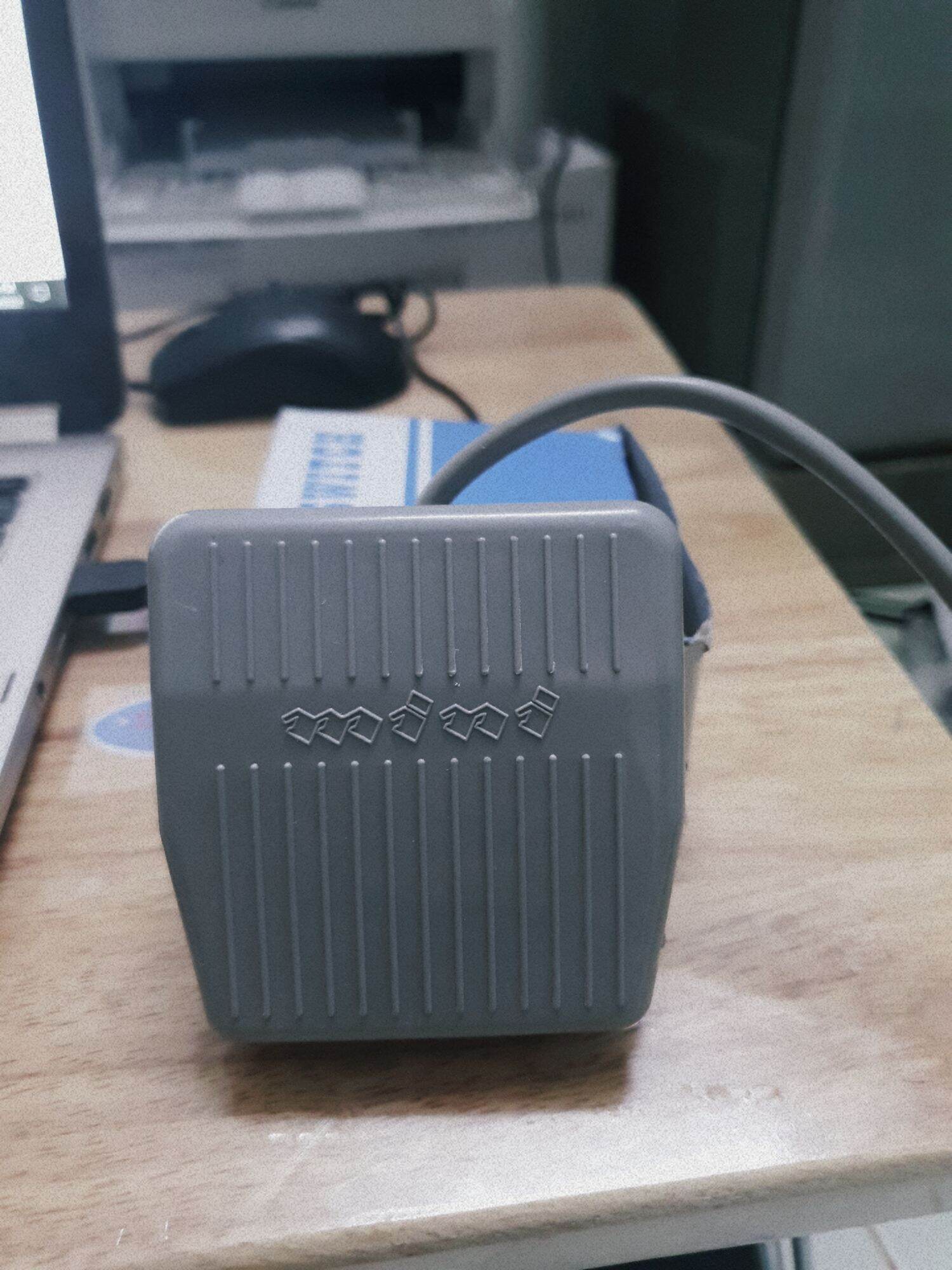 Công tắc bàn đạp chân TFS-1 / TFS-201