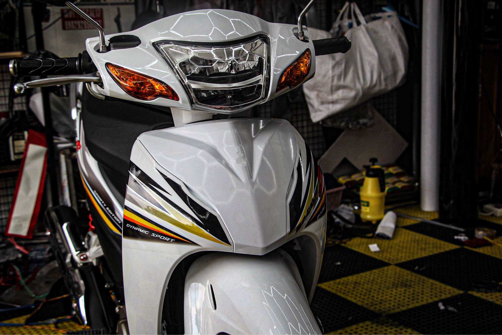Tem xe wave S trắng tem chế