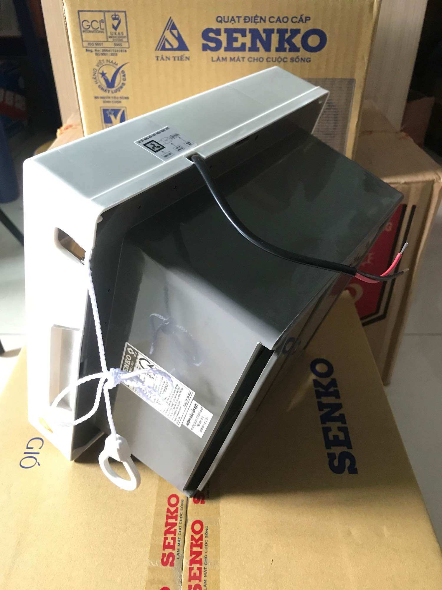 Quạt hút tường Senko