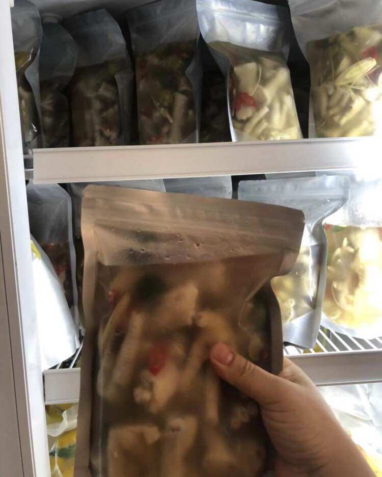 Chân gà ngâm sả tắc