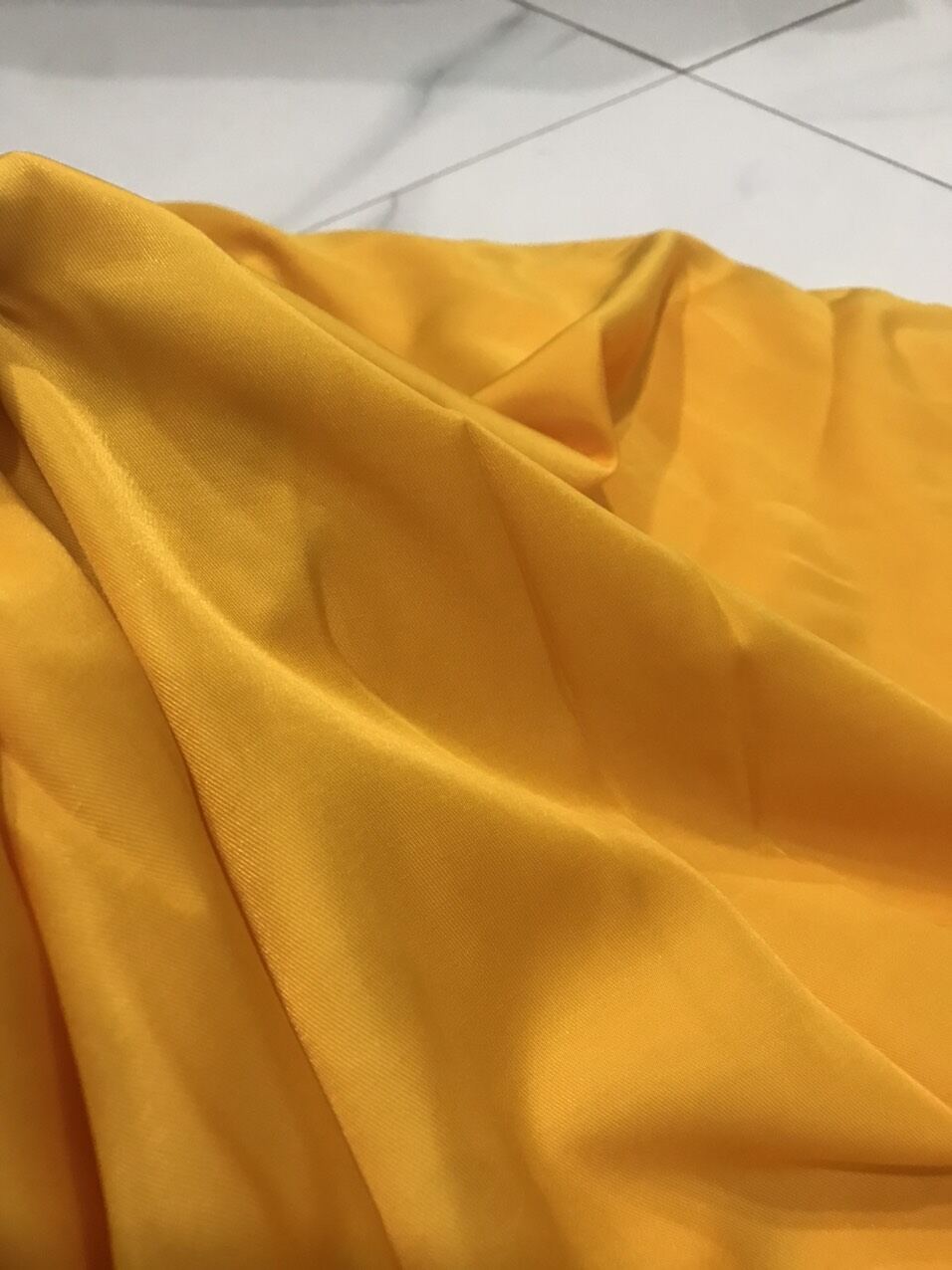 vải lụa tơ hàn màu  vàng đậm_( khổ 1m55) may đầm váy áo dài vv