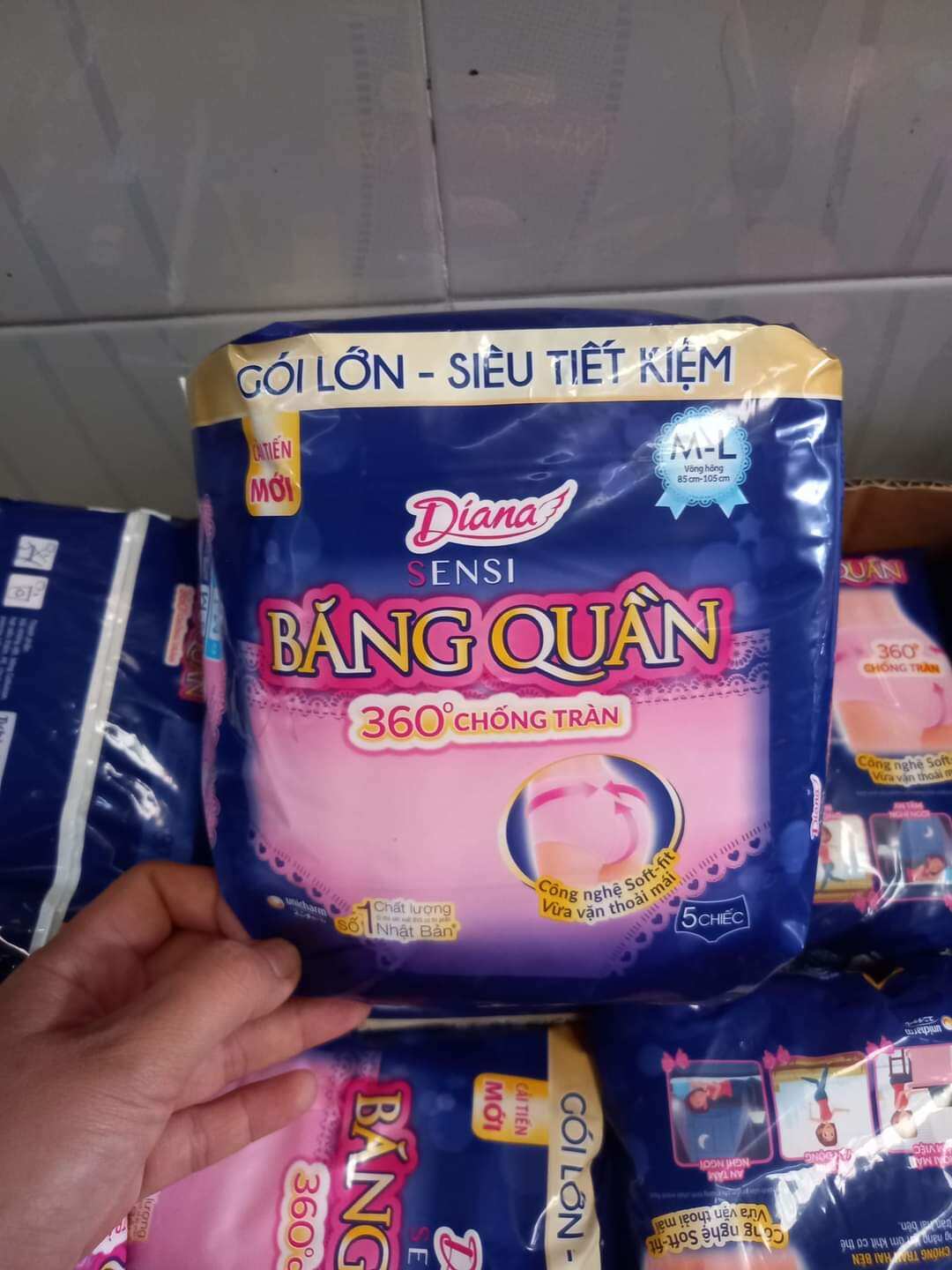Băng vệ sinh dạng quần diana gói 5 miếng