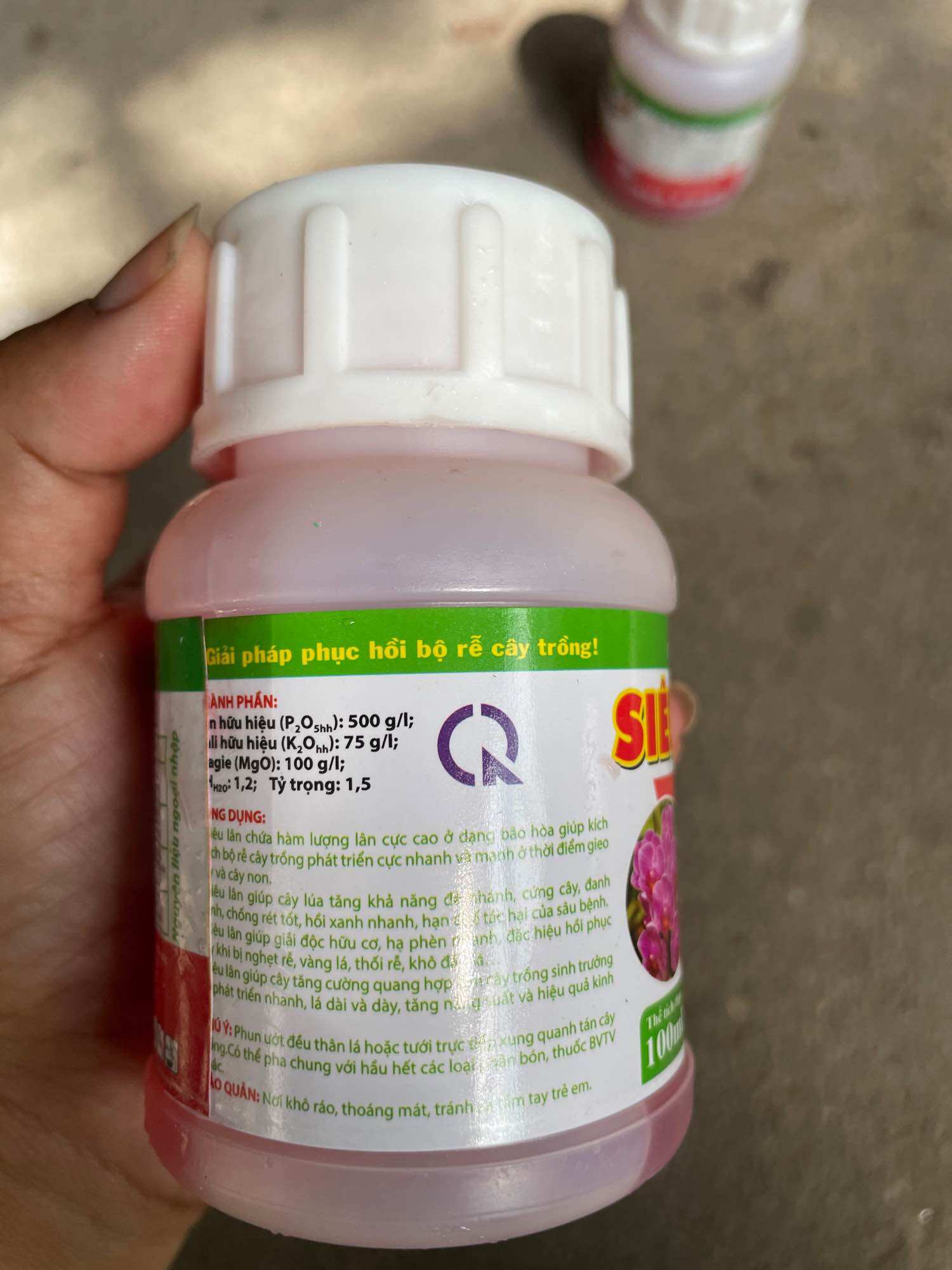 Phân bón lá Siêu lân đỏ đậm đặc QT04 chai 100ml