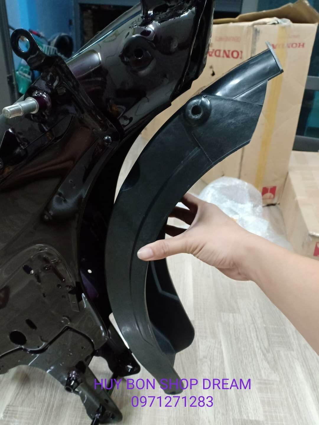 Lót Gầm Xe Máy Dream