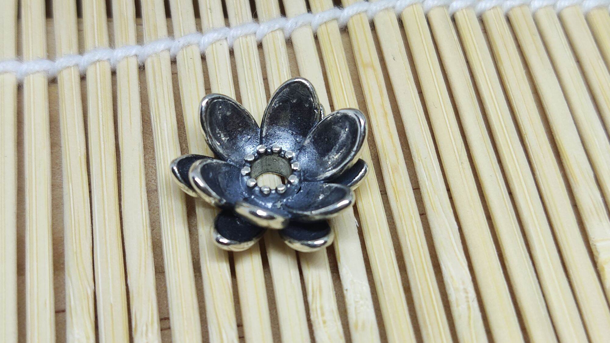 GauBee Charm bạc 925 hoa sen bạc to tb