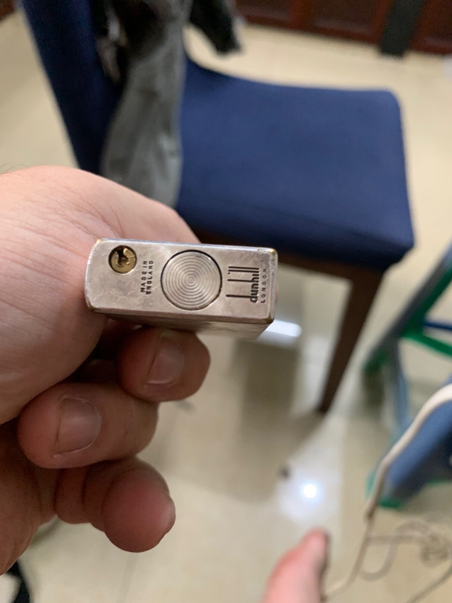 Bật lửa Dunhill D70 chưa spa.
