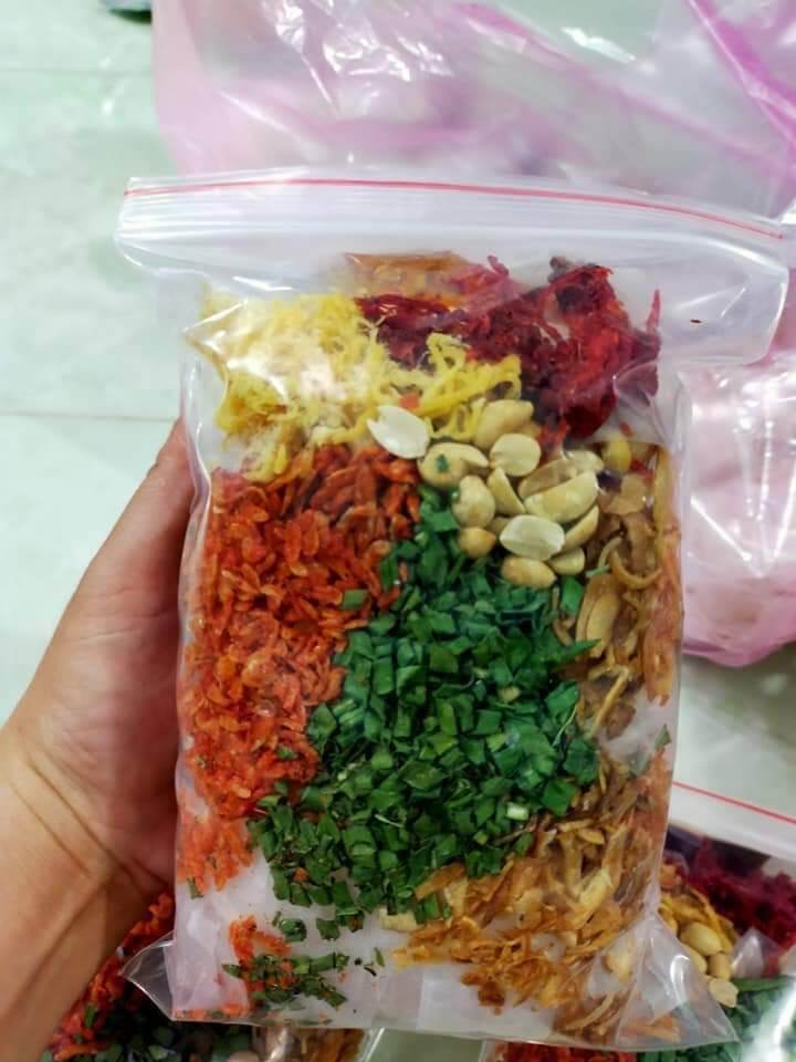 1 bịch bánh tráng trộn ngon mỹ vị