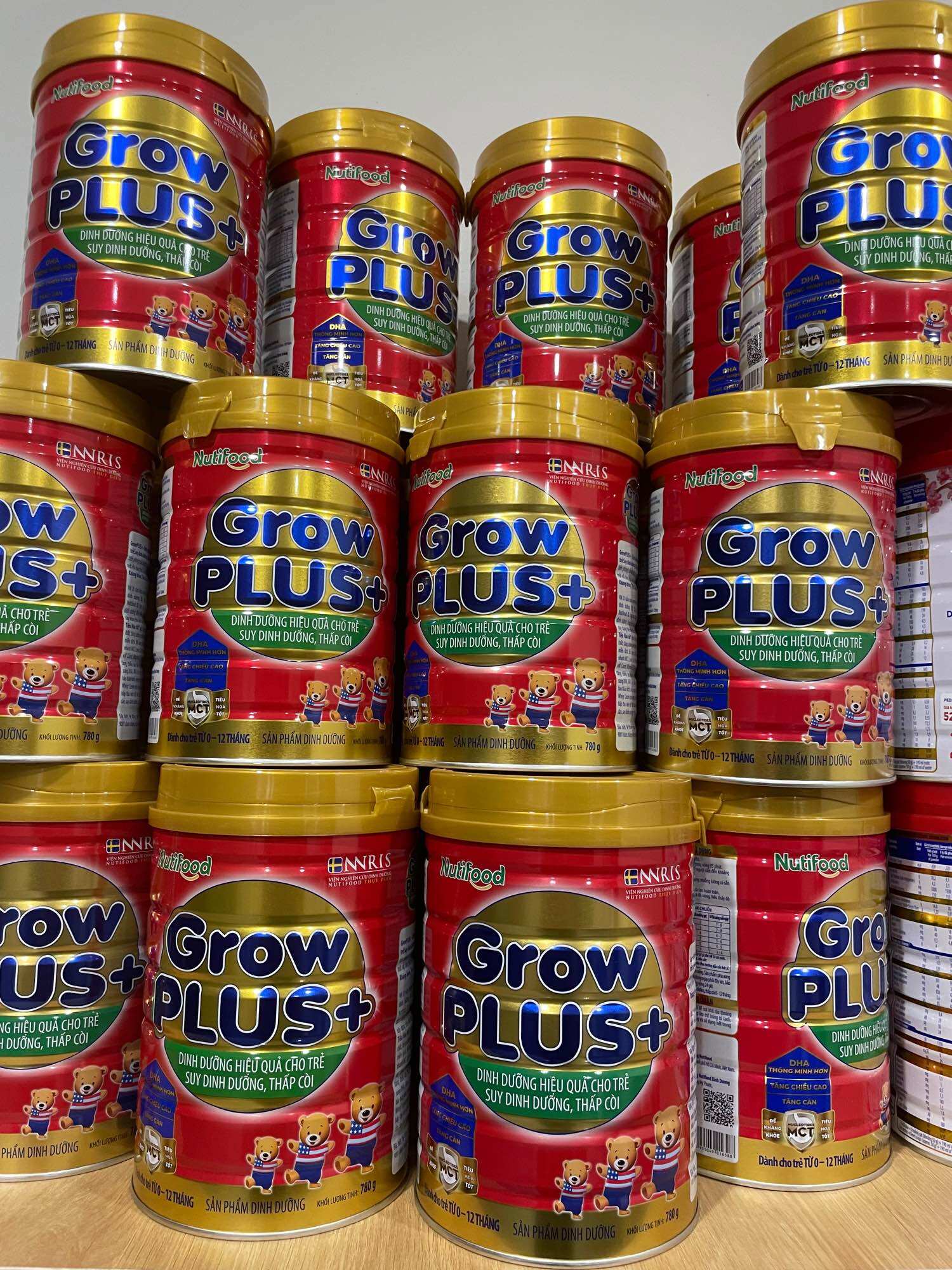 SỮA BỘT NUTI GROWPLUS ĐỎ CHO TRẺ 0 ĐẾN 1 TUỔI LON 780G