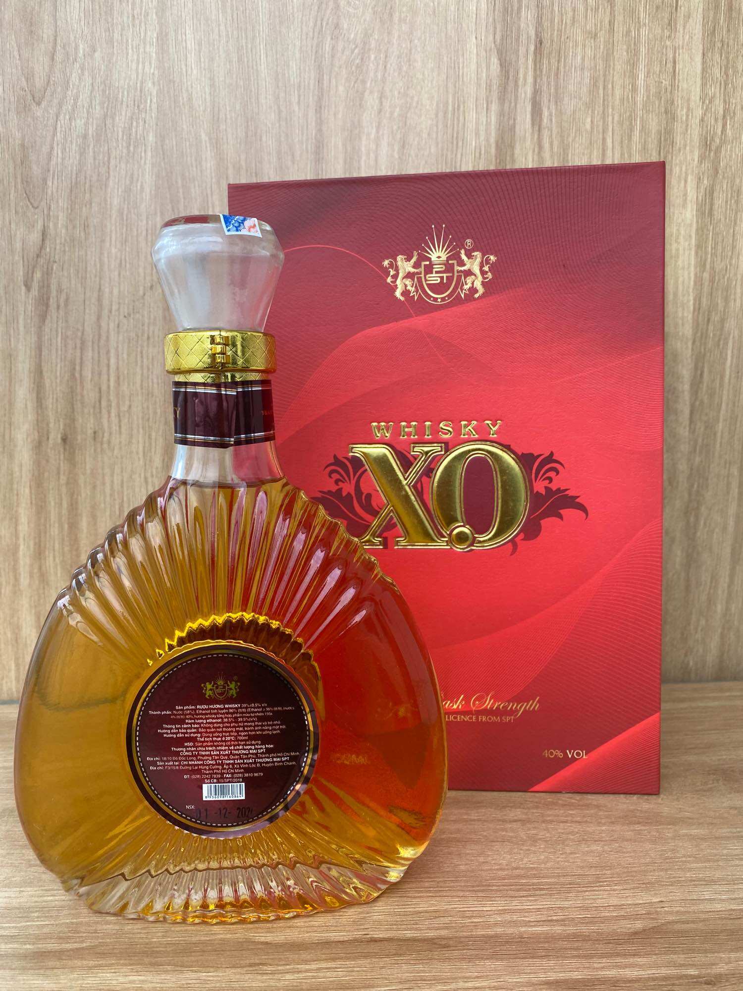 Rượu WHISKY XO Natural Cask Strength 40% 700ml