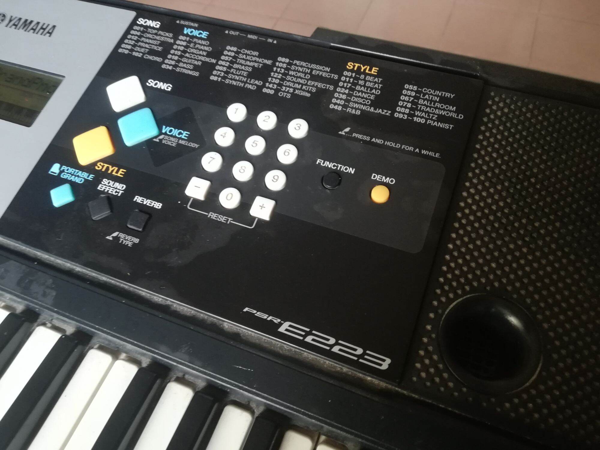 Đàn organ Yamaha PSR e223