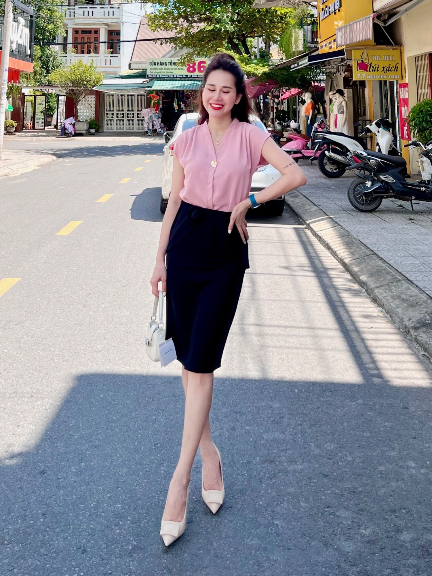 Áo cổ tim tay liền vải lụa đẹp