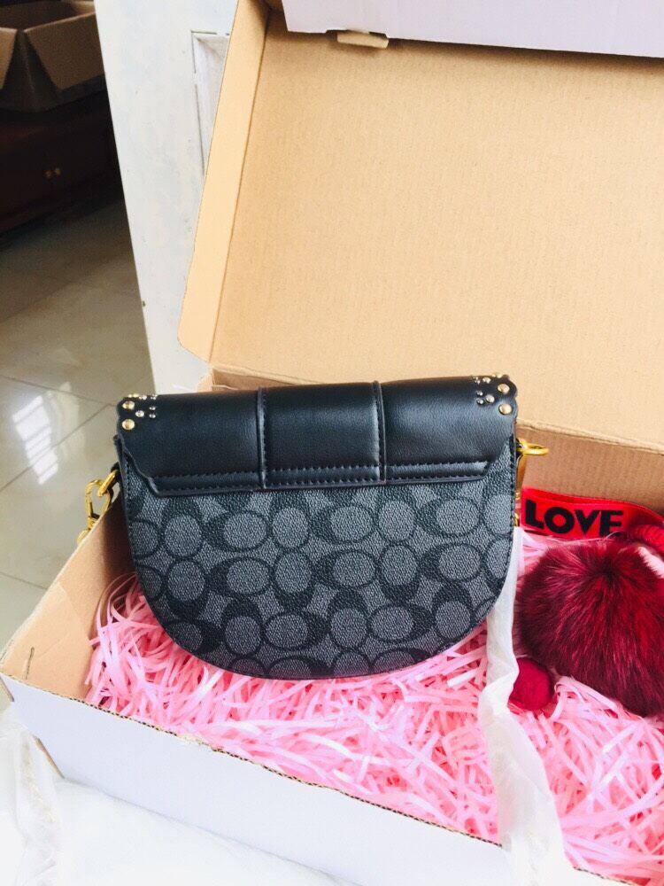 Túi đeo chéo Coach size 20
