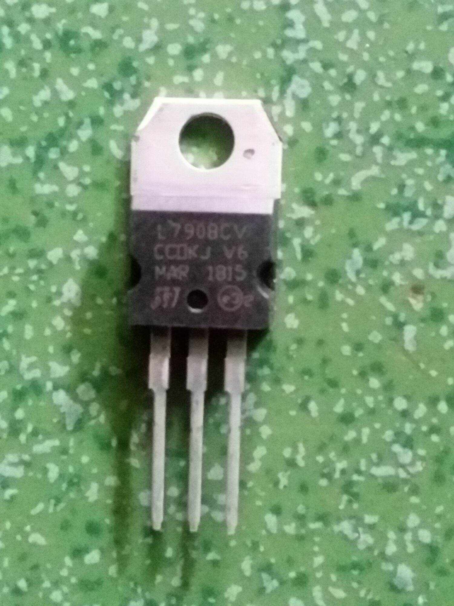 1 chiếc ic lm 7905-7908-7909-7912-7915-7924